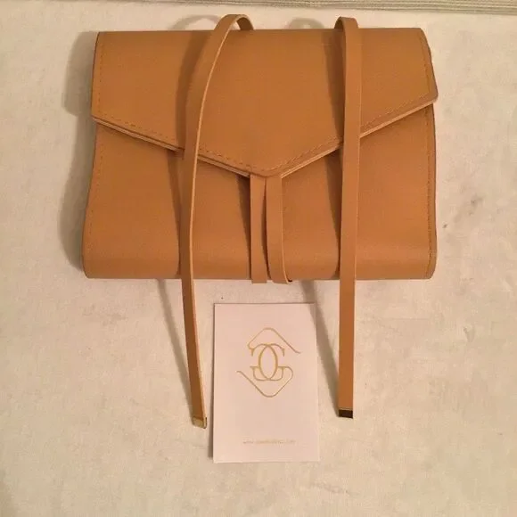 NWT Glass Ladder & Co. Katherine Tech Organizer Roll in Honey - Picture 2 of 7